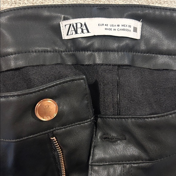 Zara faux leather mini flared cropped pants - Picture 2 of 3